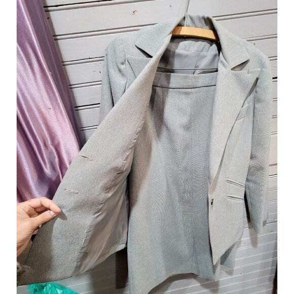 Vintage - 60's/70 Grey Wool Skirt & Blazer Set - SM - Picture 4 of 9